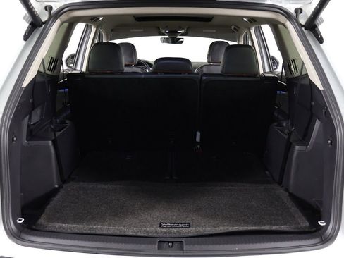 Used 2024 Volkswagen Atlas Peak Edition SEL AWD/4WD image 22