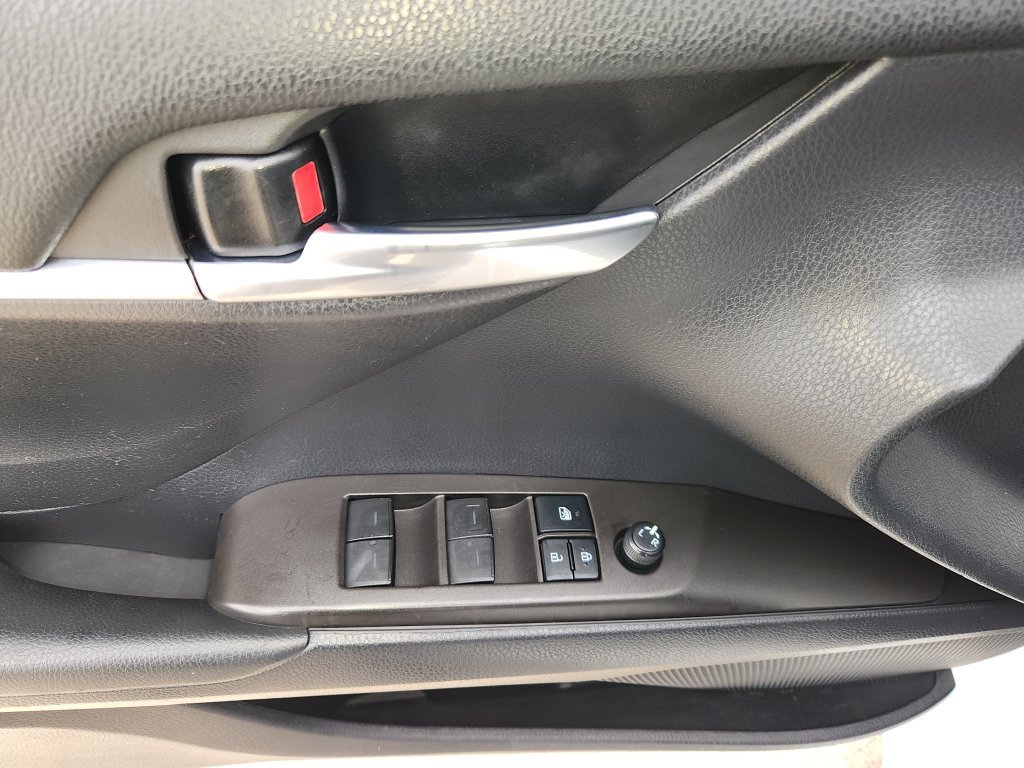 Used 2021 Toyota Camry LE FWD image 29