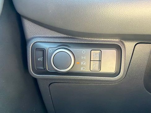 Used 2025 Ford Explorer Active RWD image 29