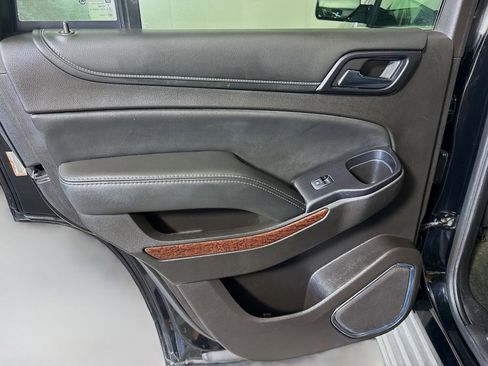 Used 2017 GMC Yukon SLT image 26