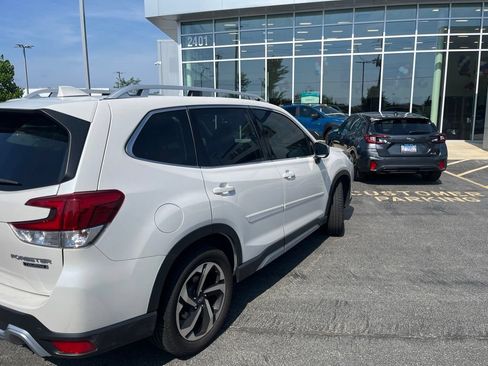 Certified 2022 Subaru Forester Touring AWD/4WD image 6