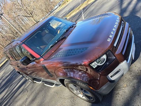 Used 2023 Land Rover Defender 130 S image 82