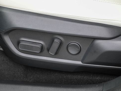 Used 2026 Lexus ES 350e w/ Convenience Package FWD image 19