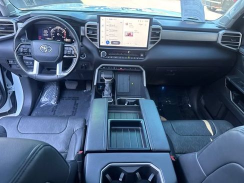 Used 2024 Toyota Tundra Limited AWD/4WD image 27