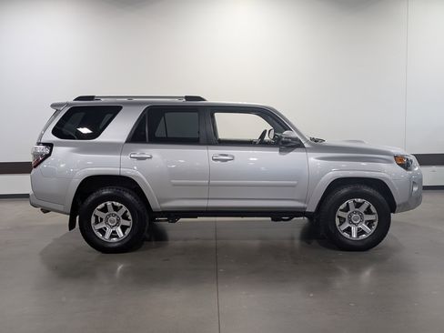 Used 2015 Toyota 4Runner Trail Premium AWD/4WD image 2