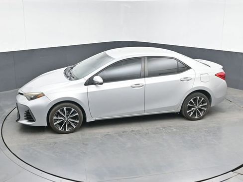 Used 2018 Toyota Corolla SE FWD image 22