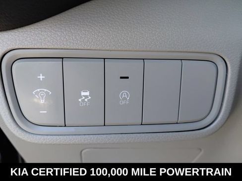 Certified 2025 Kia Soul LX w/ LX Technology Package FWD image 17