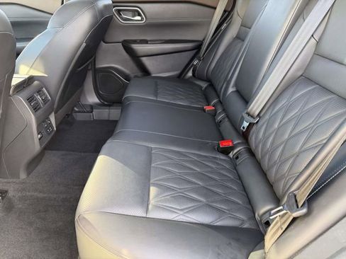 Used 2023 Nissan Rogue Platinum w/ Platinum Premium Package image 12