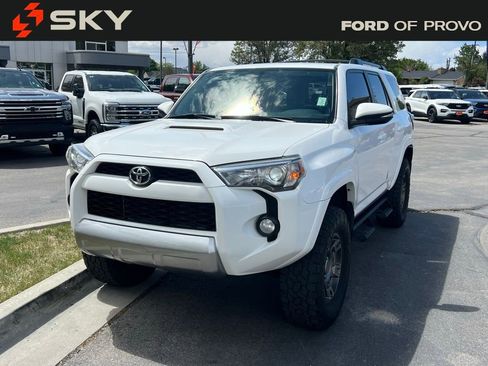 Used 2019 Toyota 4Runner TRD Off-Road Premium AWD/4WD image 2