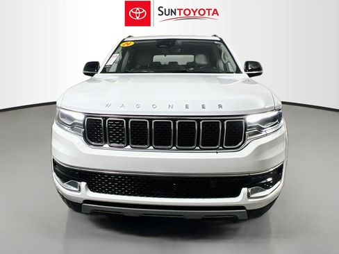 Used 2024 Jeep Wagoneer Series II w/ Flexible Seating Group RWD image 10