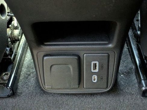 Used 2021 Chevrolet TrailBlazer LT w/ Convenience Package FWD image 22