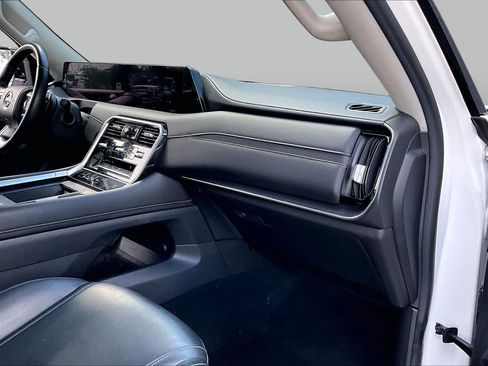 Certified 2026 Nissan Armada SV AWD/4WD image 19
