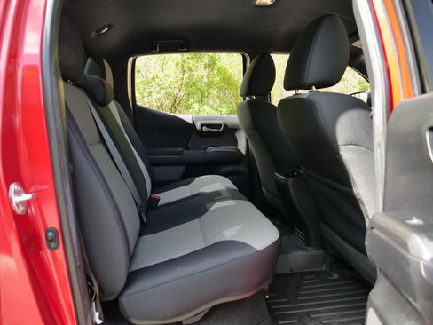 Used 2023 Toyota Tacoma TRD Sport AWD/4WD image 34