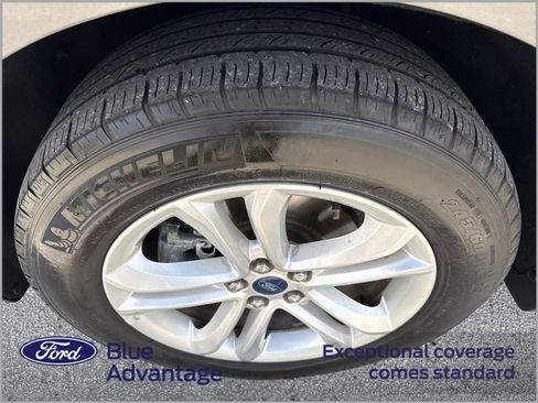 Used 2020 Ford Edge SEL image 12