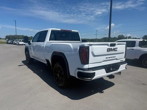 Used 2025 GMC Sierra 2500 AT4 AWD/4WD image 3