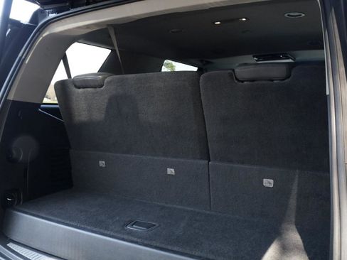 Used 2016 Cadillac Escalade Luxury image 29