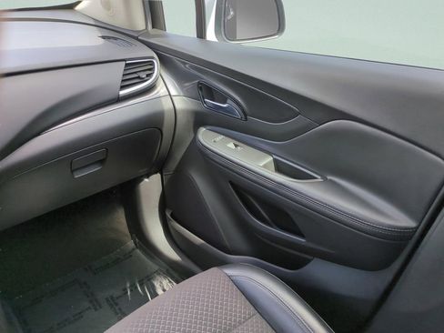 Used 2021 Buick Encore Preferred image 16