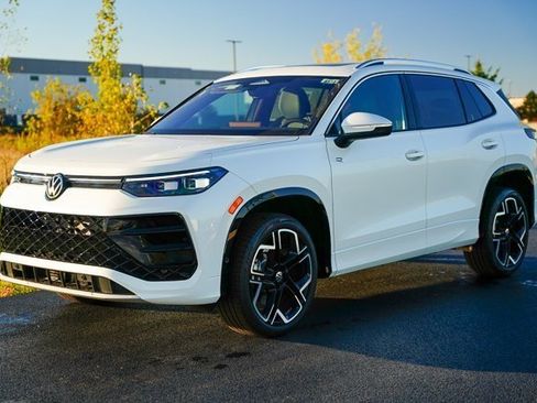 New 2026 Volkswagen Tiguan SEL R-Line image 5