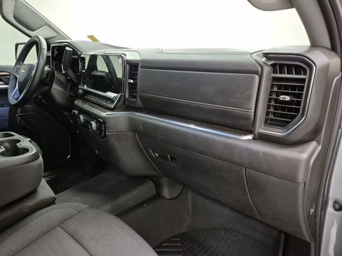 Used 2024 Chevrolet Silverado 1500 LT image 30