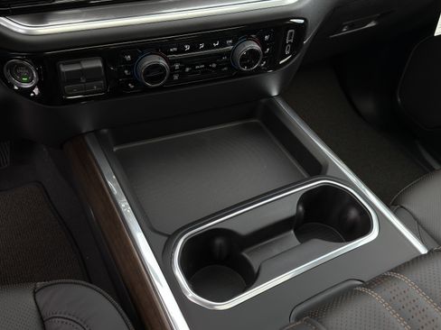 New 2026 Chevrolet Silverado 2500 High Country w/ High Country Premium Package image 17