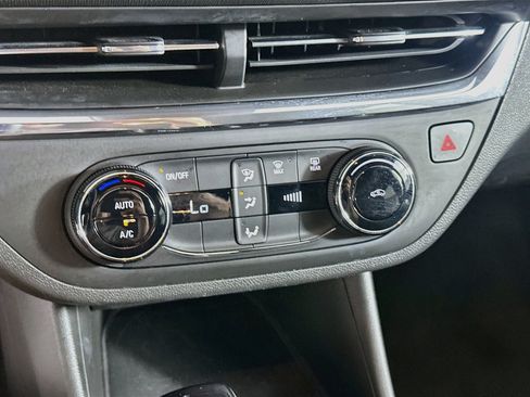 Used 2026 Buick Envista Preferred FWD image 23