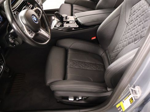 Used 2023 BMW 530e xDrive w/ Premium Package AWD/4WD image 12