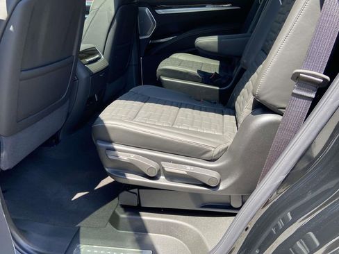 New 2026 Cadillac Escalade Platinum Sport w/ LPO, ONYX Package AWD/4WD image 14