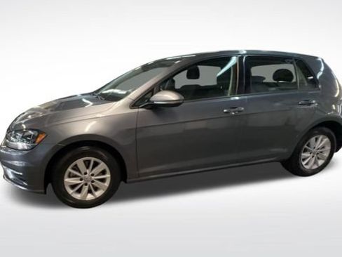 Used 2019 Volkswagen Golf S FWD image 5