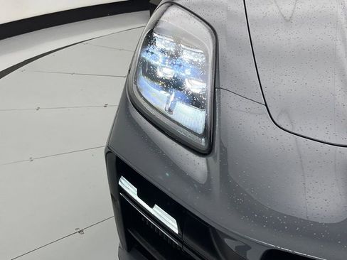 Used 2025 Porsche Panamera 4 image 43