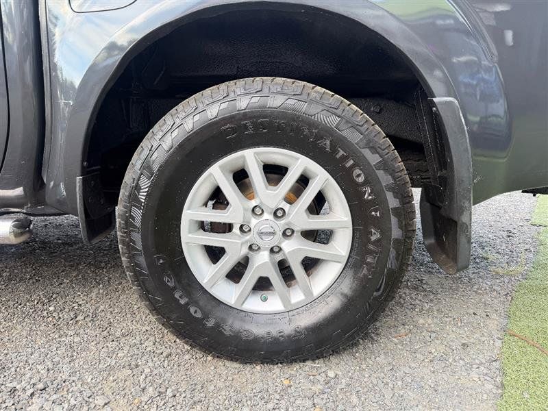 Used 2013 Nissan Frontier SV AWD/4WD image 9