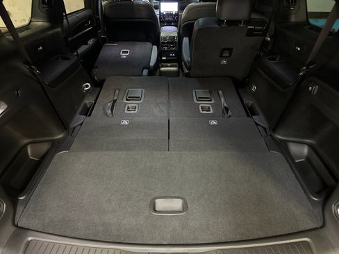 New 2025 Jeep Grand Cherokee L Limited w/ Luxury Tech Group II image 15