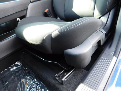 Used 2023 Nissan Rogue S FWD image 16
