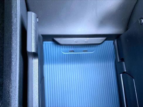 New 2025 Volvo EX30 Plus w/ Protection Package Premier image 23