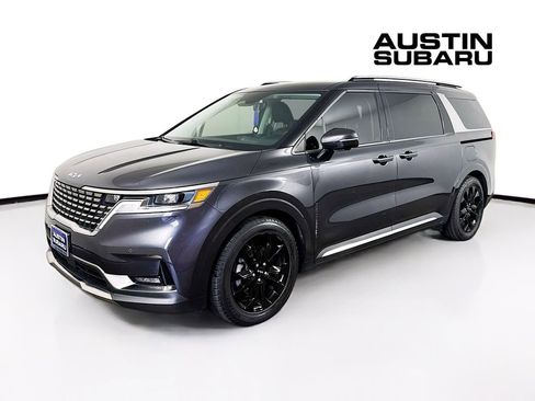 Used 2023 Kia Carnival SX image 3