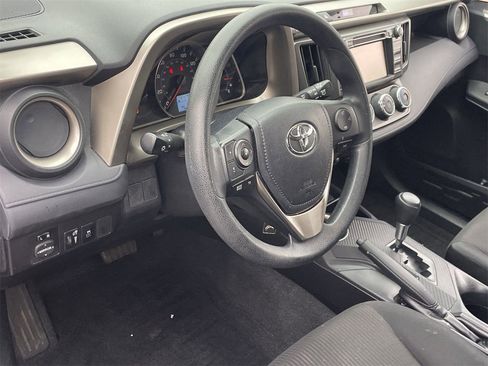 Used 2015 Toyota RAV4 LE image 17