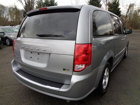 Used 2013 Dodge Grand Caravan SXT image 5