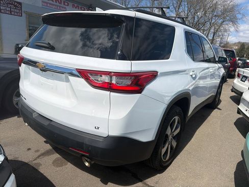 Used 2019 Chevrolet Traverse LT w/ LT Premium Package AWD/4WD image 6