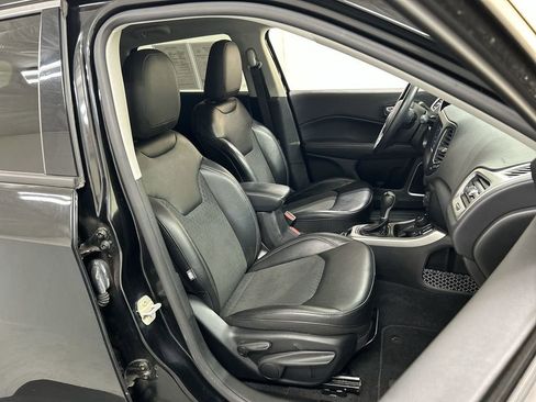 Used 2019 Jeep Compass Latitude image 22