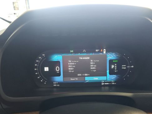 Certified 2024 Volvo XC90 T8 Plus w/ Protection Package Premier AWD/4WD image 4