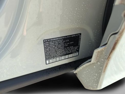 Certified 2025 Volkswagen Tiguan SE R-Line image 46