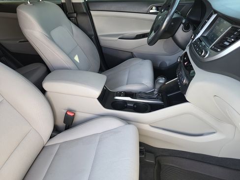 Used 2018 Hyundai Tucson Value w/ Cargo Package image 19