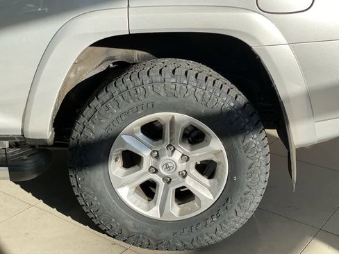 Used 2020 Toyota 4Runner SR5 Premium w/ Moonroof Package AWD/4WD image 13