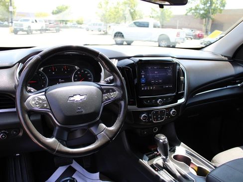 Used 2020 Chevrolet Traverse LT w/ Driver Confidence II Package AWD/4WD image 18