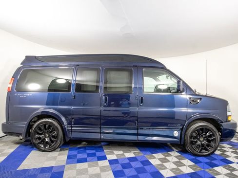 Used 2023 Chevrolet Express 2500 RWD image 3