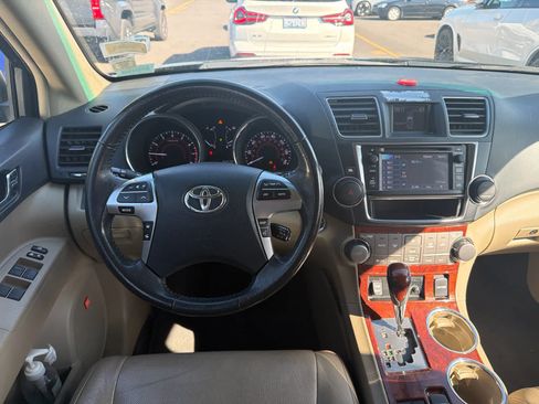 Used 2013 Toyota Highlander Limited AWD/4WD image 5