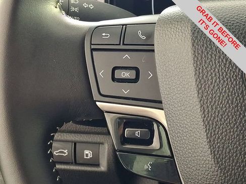 Used 2025 Toyota Camry SE w/ Multimedia Upgrade Package image 24