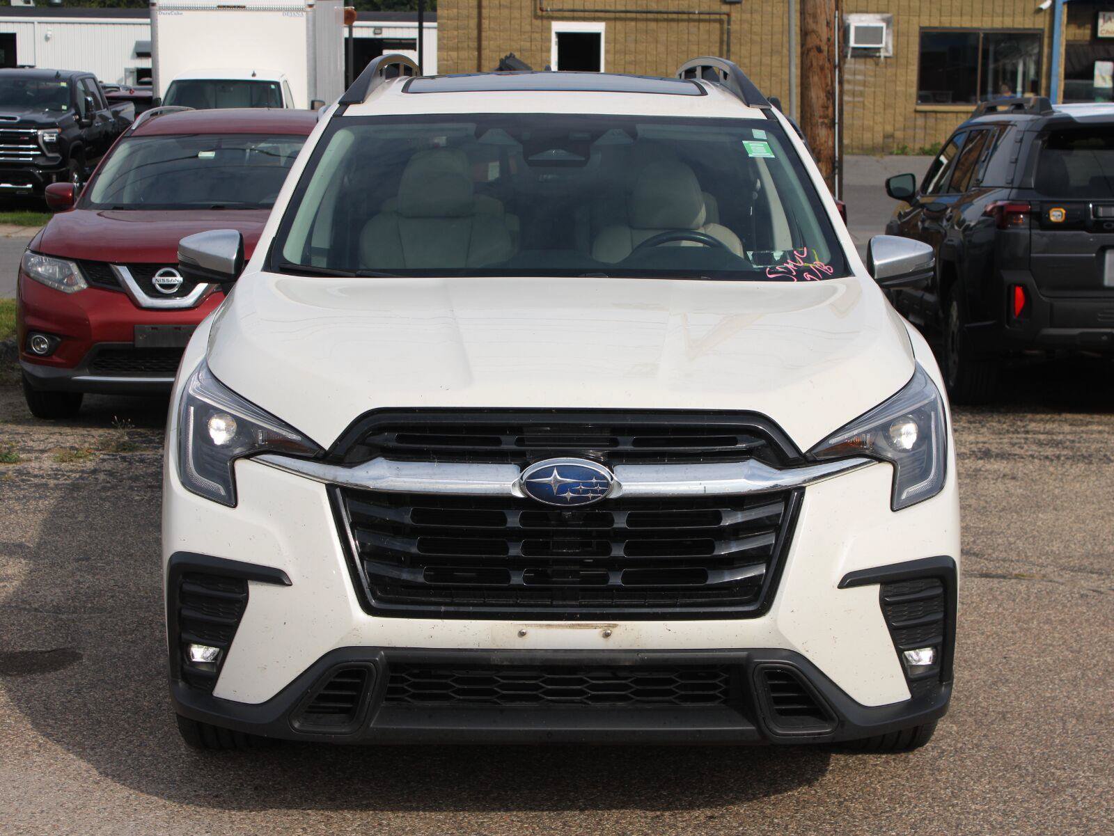 Used 2023 Subaru Ascent Limited w/ Technology Package AWD/4WD image 2