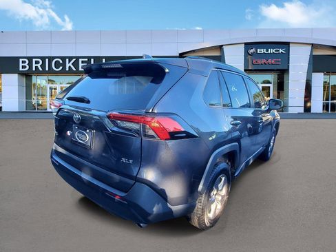 Used 2022 Toyota RAV4 XLE image 3