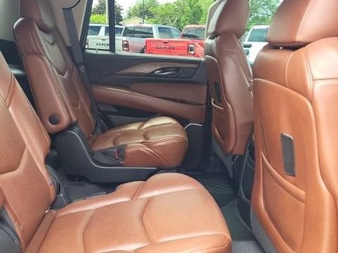 Used 2020 Cadillac Escalade Luxury AWD/4WD image 25