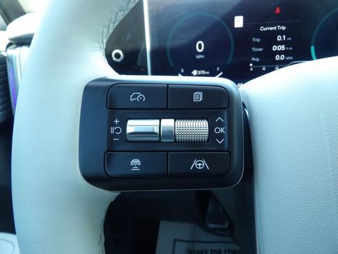 Certified 2025 Hyundai Santa Fe Limited AWD/4WD image 17